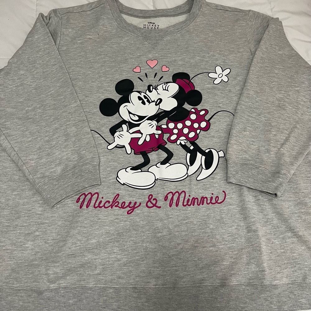 Disney Mickey & Minnie Sweatshirt